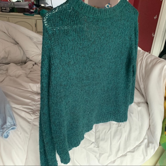 ✨2/$20✨ Green Knit Sweater - Picture 3 of 3